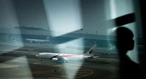 Седем водещи теории за изчезването на Полет 370 Седем водещи теории за изчезването на Полет 370