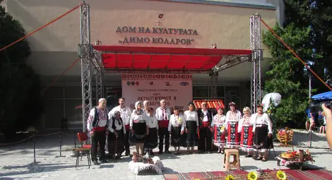 Самодейци от Ценово обраха наградите на фестивал в Попово /галерия/