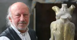 Чапа най-после си получил парите за паметника на Канети