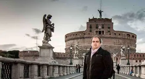 Нощувки в стая от лед и пиене от топящи се чаши - не сън, а реално приключение от живота на Свилен