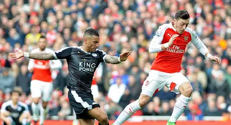 Страхотна драма на Емиратс, Арсенал със зрелищен обрат над десет от Лестър Страхотна драма на Емиратс, Арсенал със зрелищен обрат над десет от Лестър