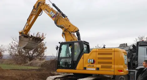 Историческо - започна изграждането на магистралата Русе-Велико Търново /галерия, обзор/ Историческо - започна изграждането на магистралата Русе-Велико Търново /галерия, обзор/