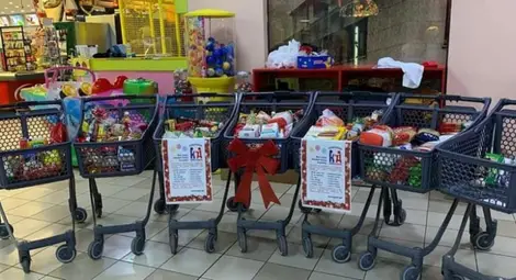 Кампанията „Купи и дари“ събра храни за 3000 лева за хора в нужда Кампанията „Купи и дари“ събра храни за 3000 лева за хора в нужда