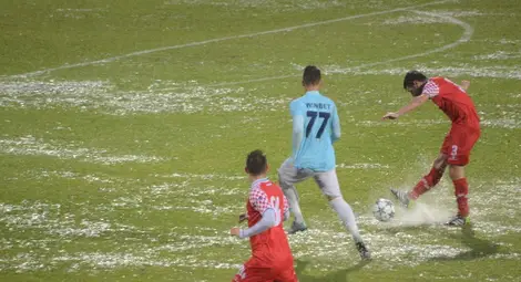 &bdquo;Дунав&ldquo; доплува до четвъртфинал за купата сред локвите на трагичния Градски стадион