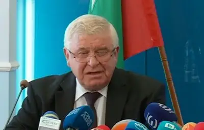 Ананиев: Забраняват се груповите събирания с над 30 души (На живо) Ананиев: Забраняват се груповите събирания с над 30 души (На живо)