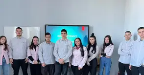 Ученици учат връстници как да се пазят от онлайн опасности