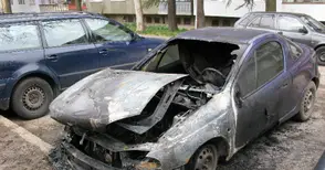 Дефект в инсталацията изпепели опел в „Здравец“