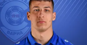Кристиян Върбанов остава и през пролетта във варненския „Спартак“