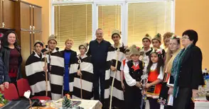 Шест деца без родители  получиха подаръци във Ветово