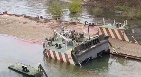 Режат на скрап потъналия в лимана на Драгажния флот "Феритоп 1"