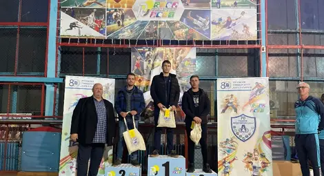 Ректорът на Русенския университет доц. д-р Десислава Атанасова награди призьорите в „Русенска универсиада – 2025“ Ректорът на Русенския университет доц. д-р Десислава Атанасова награди призьорите в „Русенска универсиада – 2025“