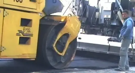 Със 165 000 лева преасфалтират улиците в Николово и Мартен