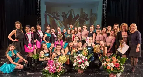 Спектакъл на балет &bdquo;Импулс&ldquo; изпрати седем абитуриентки