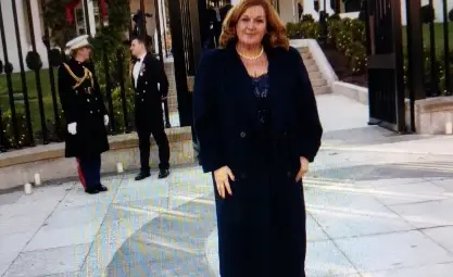 Певицата пред резиденцията на американския президент Джо Байдън Певицата пред резиденцията на американския президент Джо Байдън