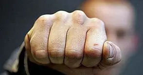 Двама се бият заради паркиран автомобил