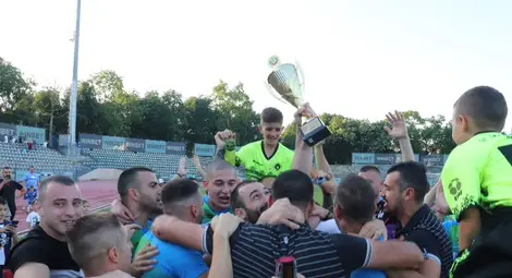 2000 зрители гледаха триумфа на „Младост“-Екзарх Йосиф във финала на Четвърта лига на Градския стадион в Русе 2000 зрители гледаха триумфа на „Младост“-Екзарх Йосиф във финала на Четвърта лига на Градския стадион в Русе