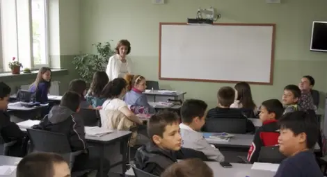 Безплатни учебници за бедни гимназисти