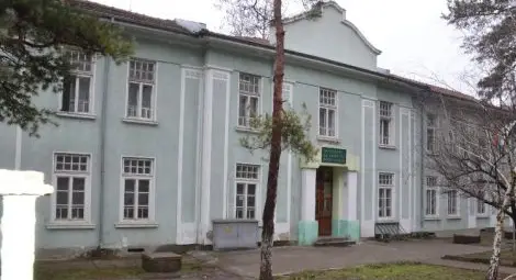 В &bdquo;Басарбовски&ldquo; вече няма деца,  служителите чакат предизвестия