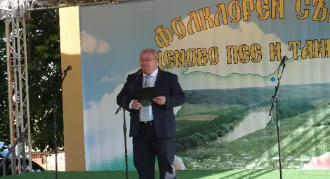 Повече от 1000 самодейци се изявяват на &bdquo;Ценово пее и танцува&ldquo; /галерия/