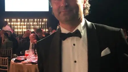 Електромобилът L City получи награда от Конфедерацията на индустриалците Електромобилът L City получи награда от Конфедерацията на индустриалците