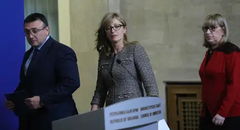 Захариева, Цачева и Маринов доволни от доклада на ЕК