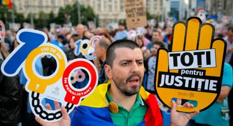 Хиляди на протест в Румъния срещу политиката на кабинета