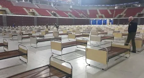 Вижте как "Арена Армеец" се превърна в полева болница