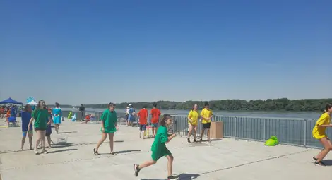 Малки и големи русенци и гости на града отбелязаха заедно Деня на река Дунав Малки и големи русенци и гости на града отбелязаха заедно Деня на река Дунав