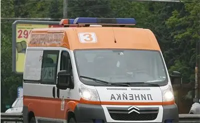 Двама душа с опасност за живота след зверска катастрофа с три коли в Разград