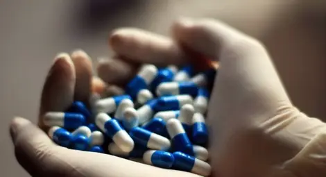 ЕМА решава до края на месеца дали да одобри хапчето срещу COVID-19 на "Пфайзер"