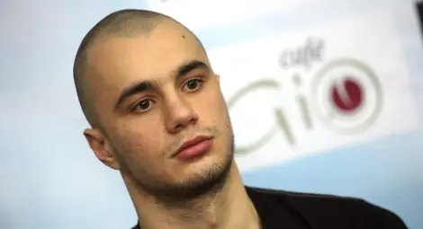 Симеон Чамов тръгна с категорична победа в Самоков