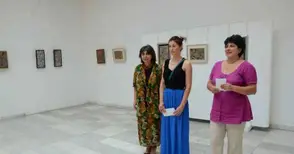 Фин рисунък и арабски мотиви  показват художнички от Гюргево