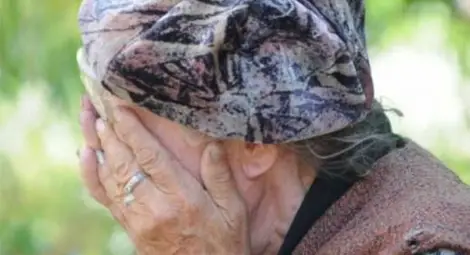 Издирват изрод, пребил и ограбил възрастна жена в Попско