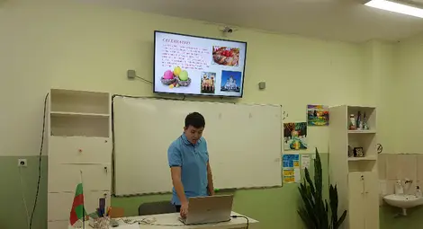 Ученици от "Възраждане"  обсъждаха с връстници от три страни как се празнува Великден в Европа /галерия/