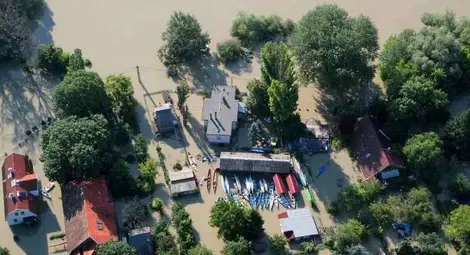 Рекорд на Дунав в Будапеща: 8,90 метра /галерия/