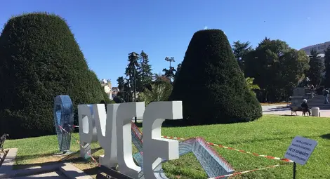 Първи гаранционен ремонт на новия надпис &bdquo;РУСЕ&ldquo;