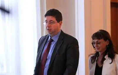 2,7 млн. лв. като хонорари раздала властта за девет месеца