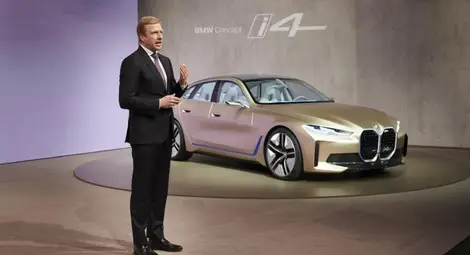 Шефът на BMW предупреди за опасностите от изцяло електрическа стратегия Шефът на BMW предупреди за опасностите от изцяло електрическа стратегия