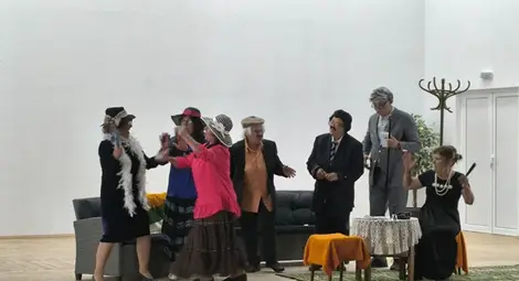 Театралите от Долна Студена гостуваха в Борово с "Госпожа Министершата"