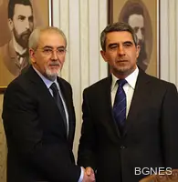 Плевнелиев връчва мандат на ДПС в сряда Плевнелиев връчва мандат на ДПС в сряда