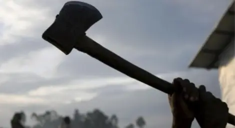 Кипнал съсед отсякъл електрически стълб, за да спре силна нощна музика Кипнал съсед отсякъл електрически стълб, за да спре силна нощна музика