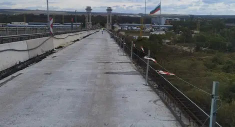 167 стоманобетонни панела тежащи колкото близо 500 автомобила са изработени досега за ремонта на Дунав мост при Русе