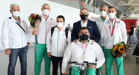 Министерско посрещане за Стоянов и Ружди