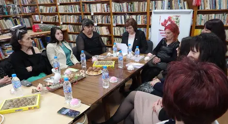 С литературно четене започна празникът на жената в Ценово