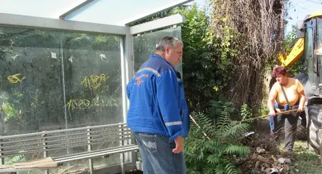 Започна разчистването на единствената пътека от квартал &bdquo;Сарая&ldquo; към града