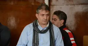 Венци Чикагото скочил да чупи  телефон в морето при ареста му