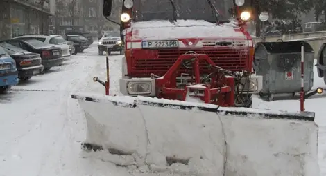 Неуспяла фирма отново спря поръчката за зимното чистене на пътищата в областта Неуспяла фирма отново спря поръчката за зимното чистене на пътищата в областта