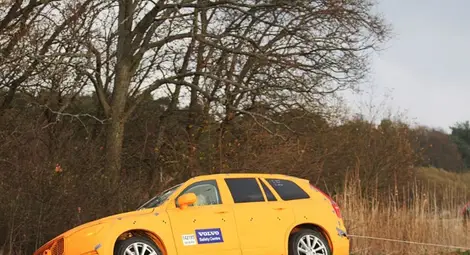 Изцяло новото Volvo XC90 въвежда за първи път в света решение, насочено към опасните катастрофи с внезапно напускане на пътното платно