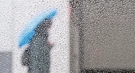 Понижение на температурите и валежи от средата на седмицата