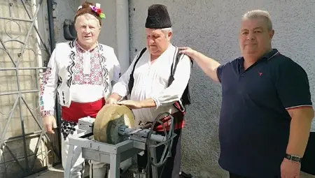 Глашатайче оповести началото на Празника на занаятите в Караманово